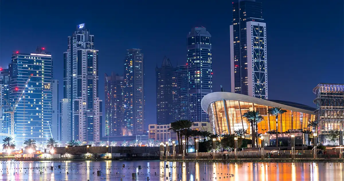Explore Dubai’s Cultural Side in Style)