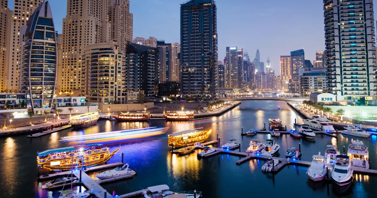 A Day on a Dubai Luxury Yacht: What to Expect from Start to Finish 3 Frequently Asked Questions (FAQs))
