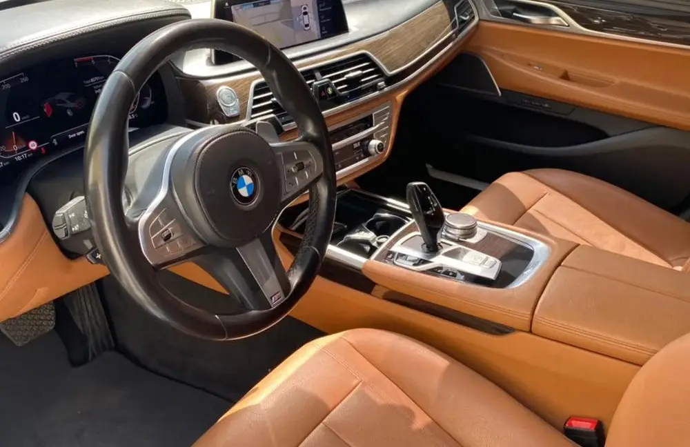 BMW 7 Series (Black) 3 BMW 7 Series (Black)