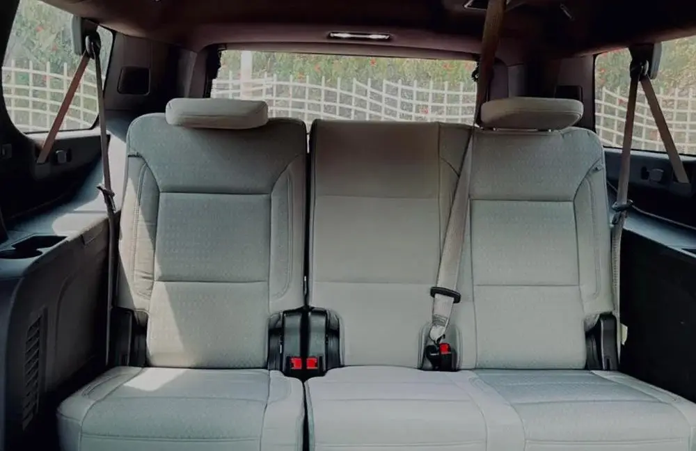 GMC Yukon XL 7 Seaters 4 GMC Yukon